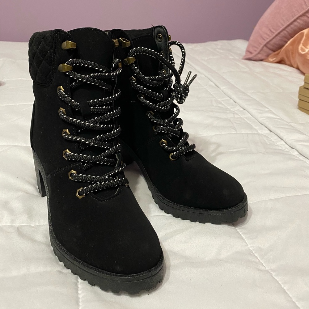 Black Quipid Booties